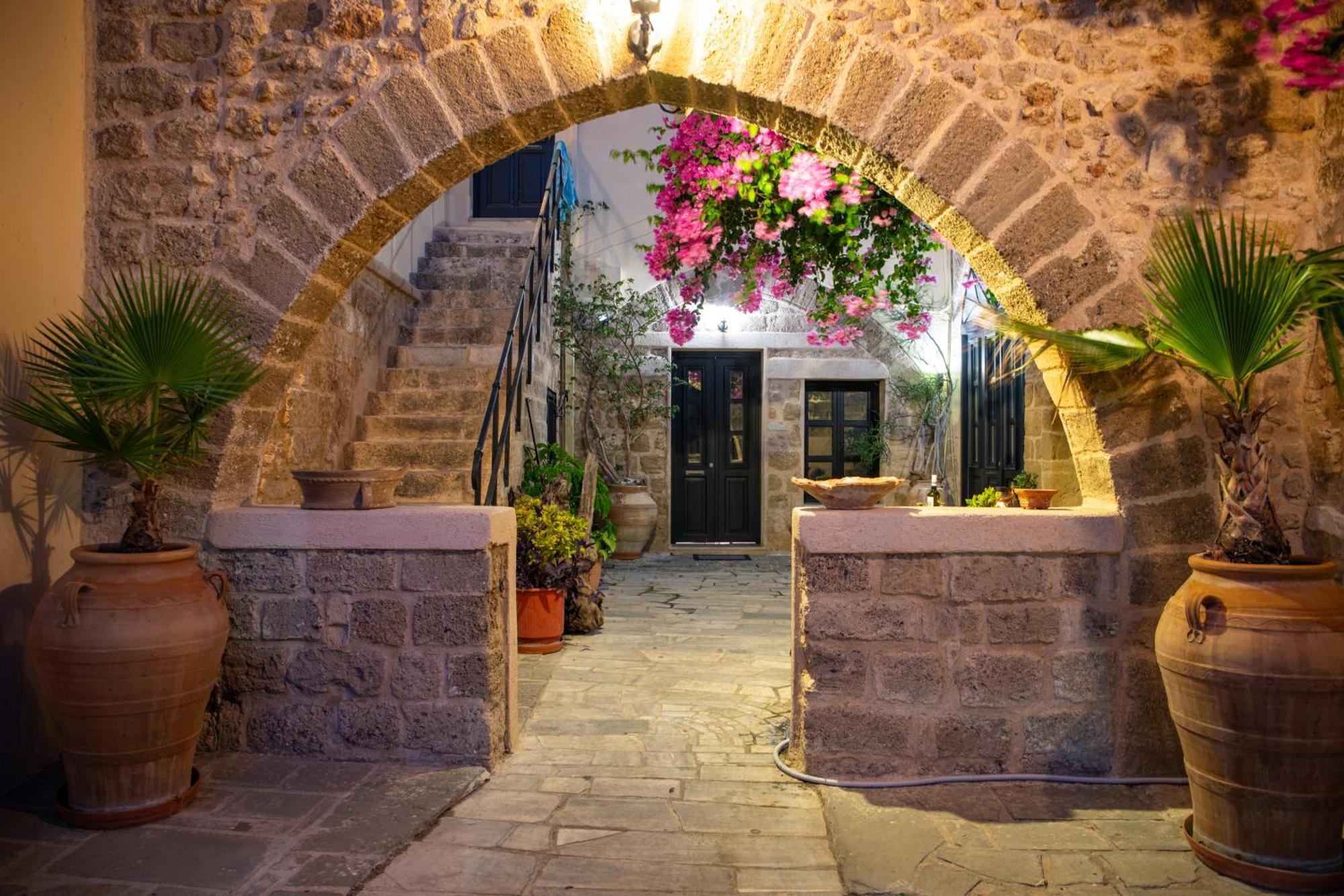 The Old Town House Lägenhet Rhodes City Exteriör bild