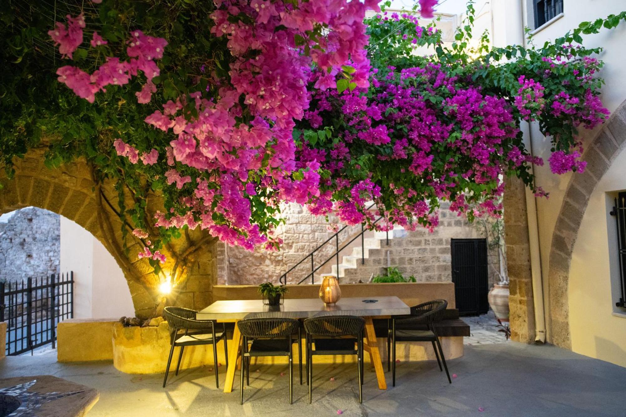 The Old Town House Lägenhet Rhodes City Exteriör bild