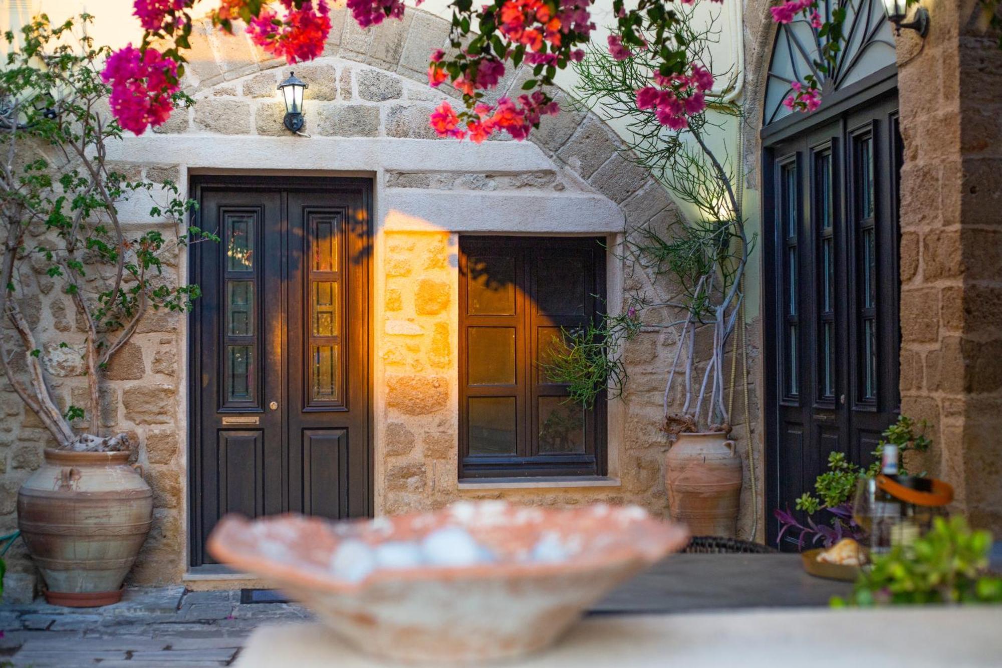 The Old Town House Lägenhet Rhodes City Exteriör bild