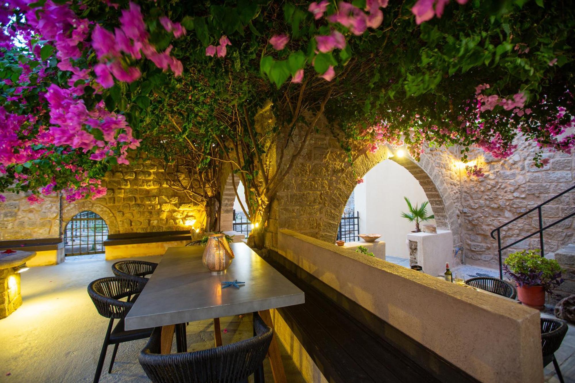 The Old Town House Lägenhet Rhodes City Exteriör bild