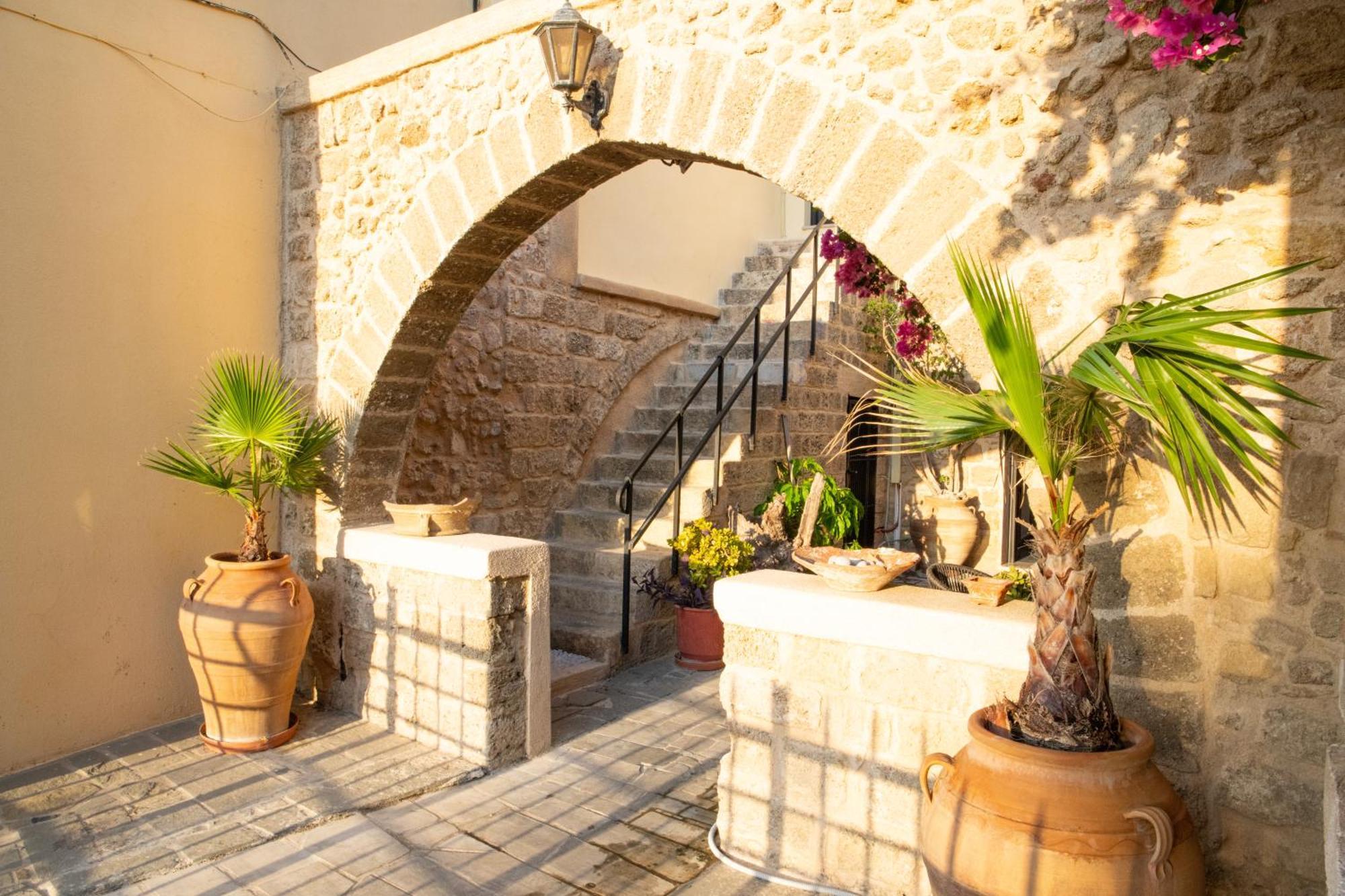 The Old Town House Lägenhet Rhodes City Exteriör bild