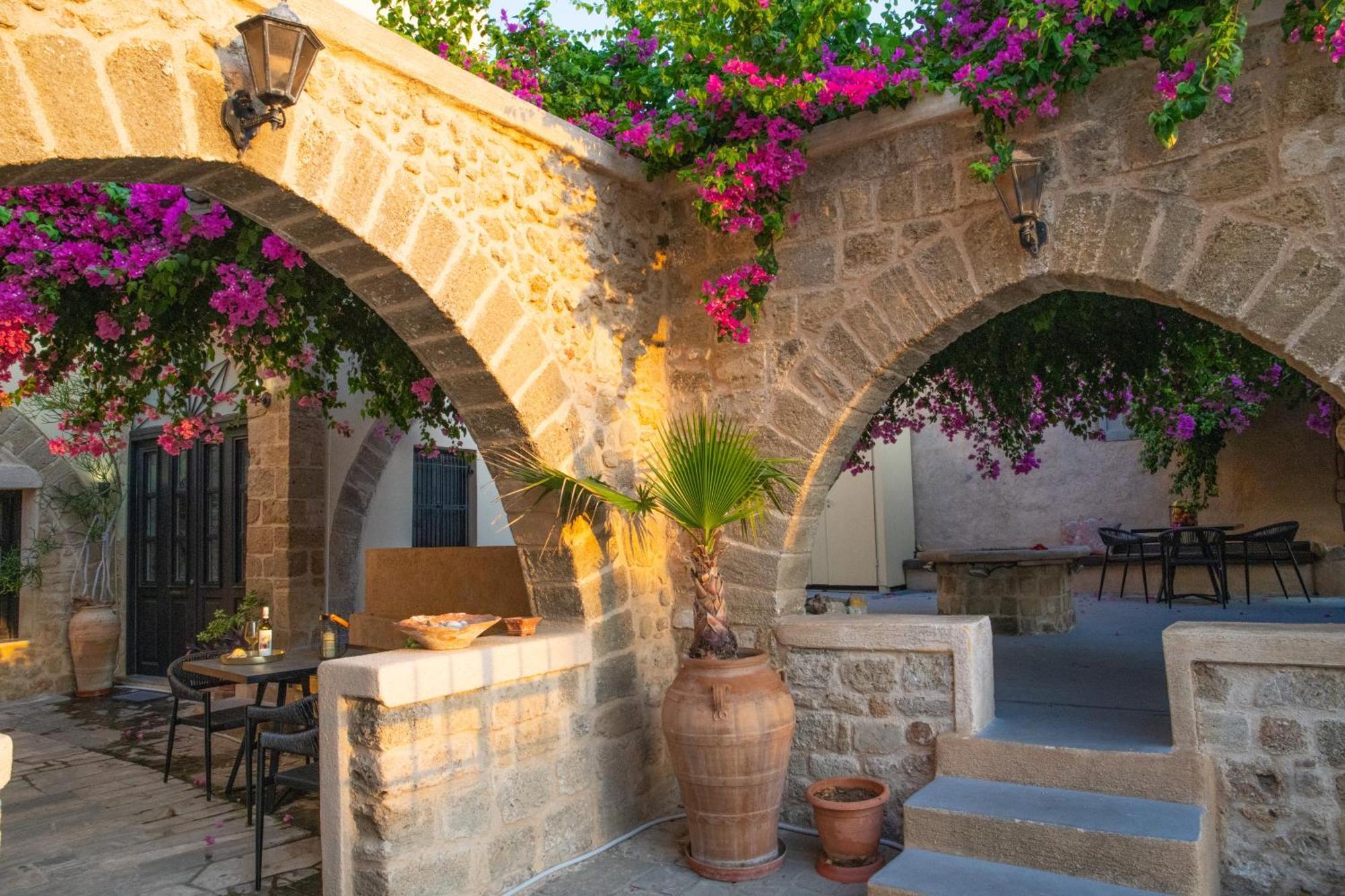 The Old Town House Lägenhet Rhodes City Exteriör bild