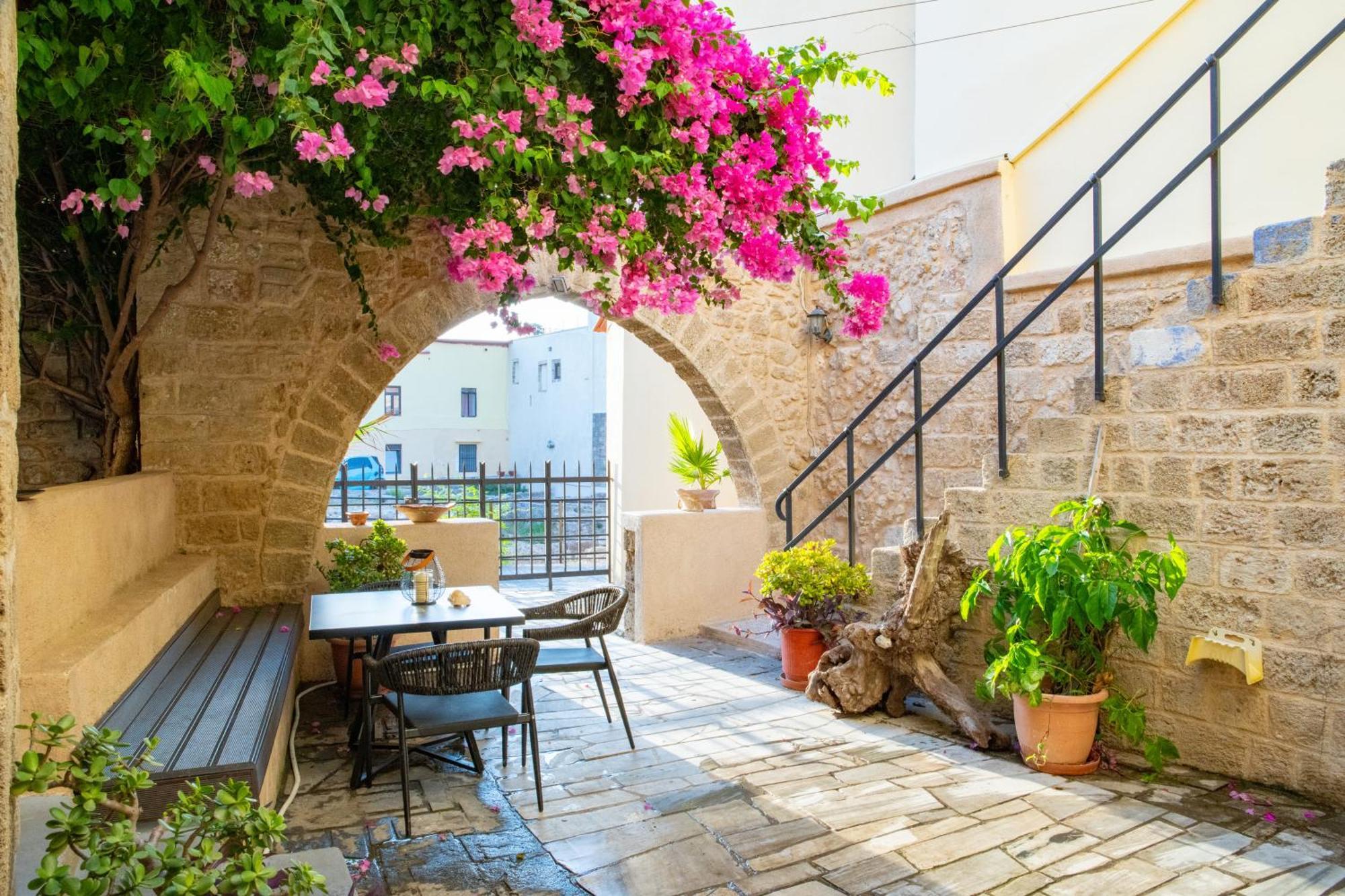 The Old Town House Lägenhet Rhodes City Exteriör bild